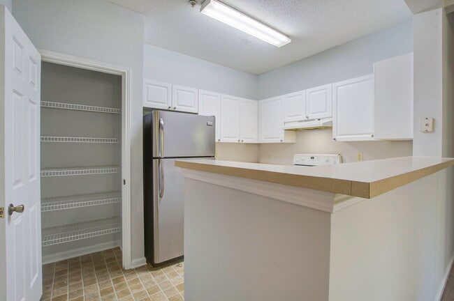 Building Photo - 1213 Rosewood Ln