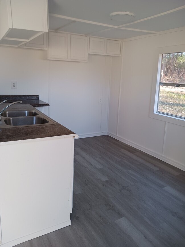 Building Photo - 1543 Fleetwood Dr
