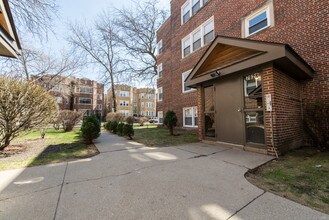 Building Photo - 7624 S Kingston