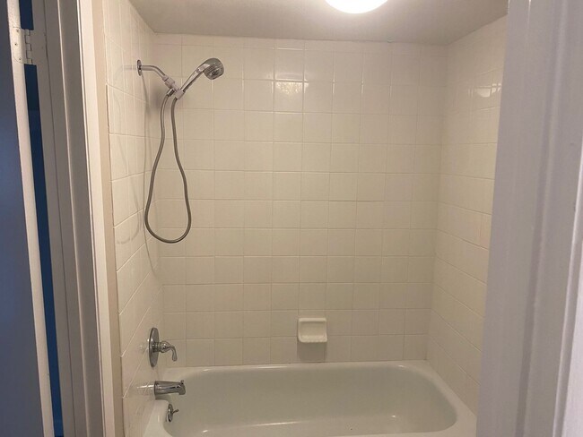 Building Photo - Newly Remodeled 1 bedroom/1 bath in Altamo...