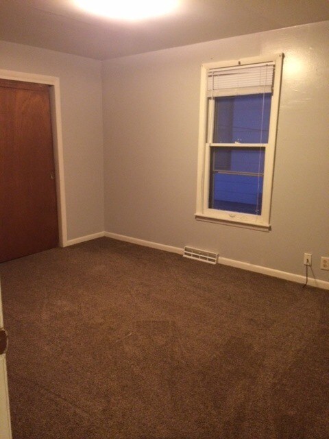 Building Photo - 817 E Jefferson St