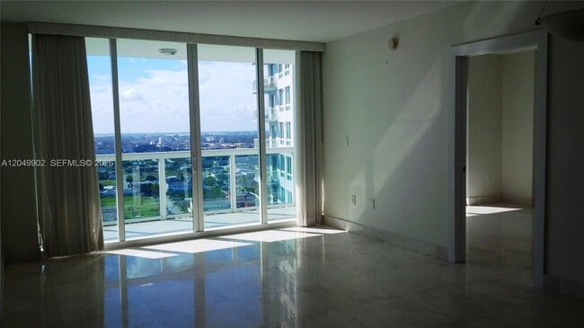 Building Photo - 1800 N Bayshore Dr