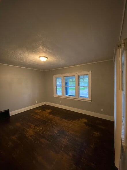 Living Room - 33 Frelinghuysen Ave