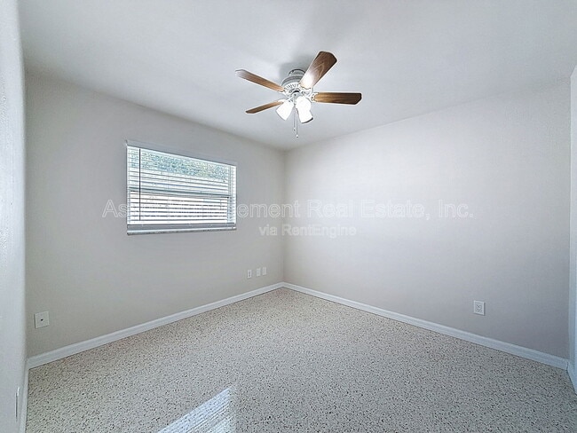 Building Photo - 474 93rd Ave N