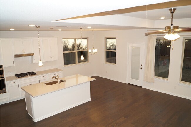 Building Photo - 2056 Meliana Dr