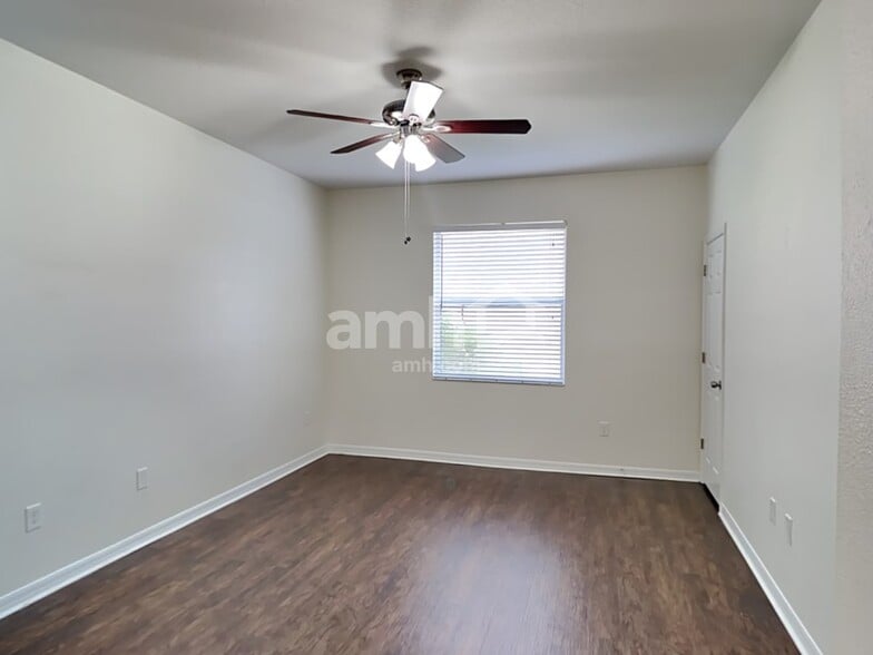 Building Photo - 6019 Blue Sage Dr