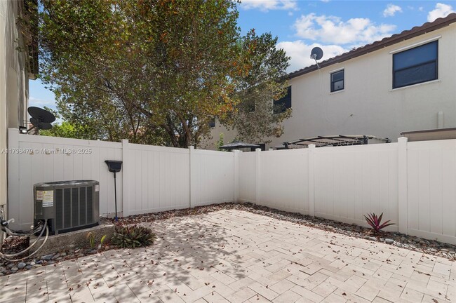 Building Photo - 9314 W 33rd Ln