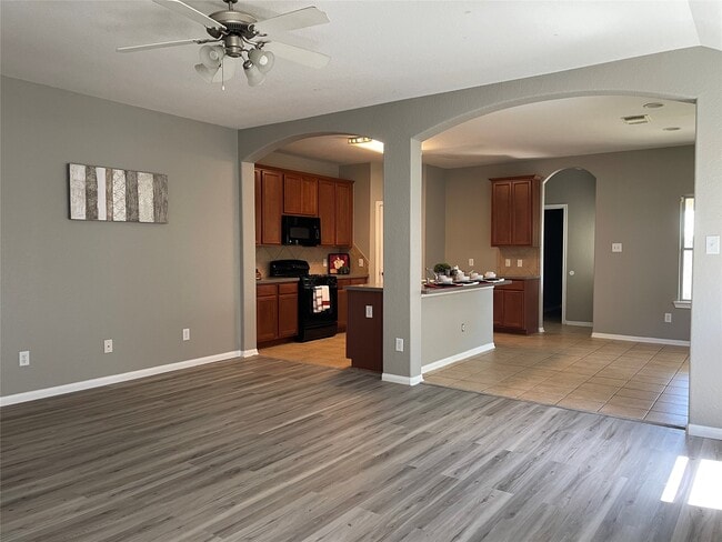 Building Photo - 5426 Rio Dr