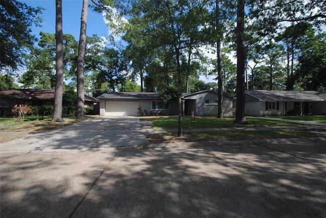 Building Photo - 10034 Cedardale Dr