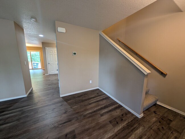 Building Photo - 7302 Hayworth Ave NE