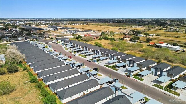 Building Photo - 20 S Links Dr