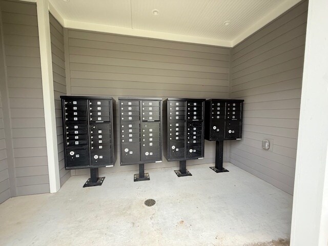 Building Photo - 4030 Cavalier Way