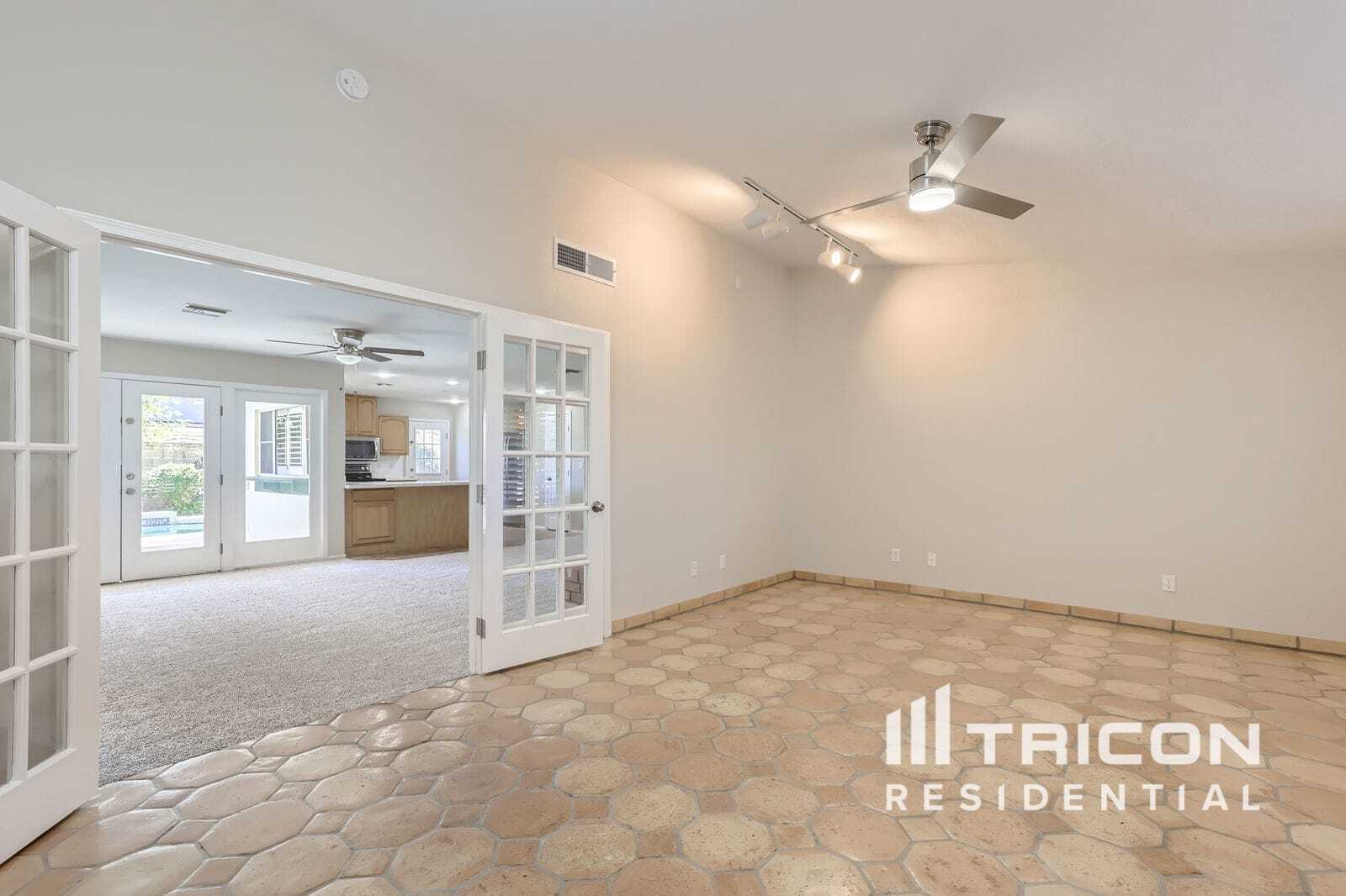Building Photo - 4809 W Cochise Dr