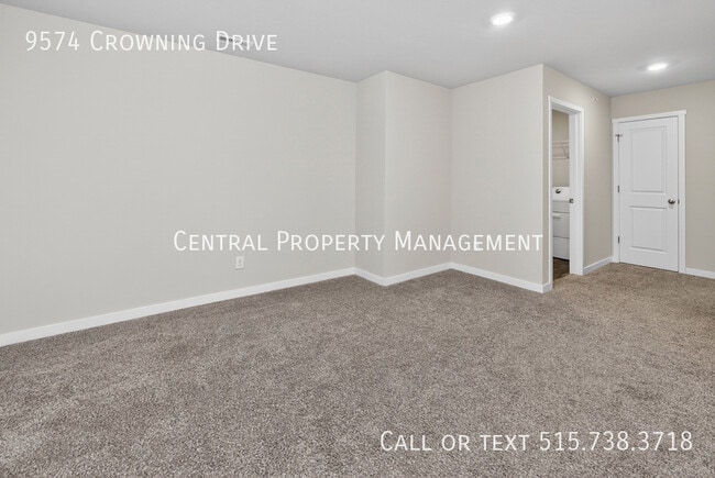 Building Photo - 9574 Crowning Dr