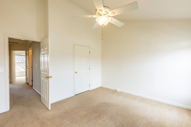 Building Photo - 2042 Lockwood Dr