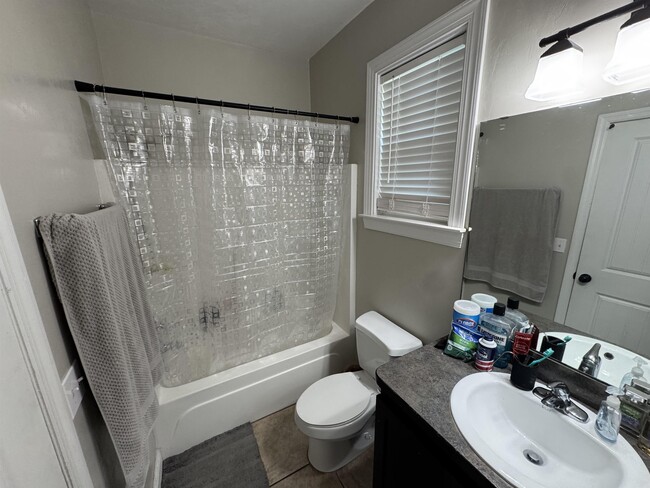 Building Photo - 256 Soho Ct