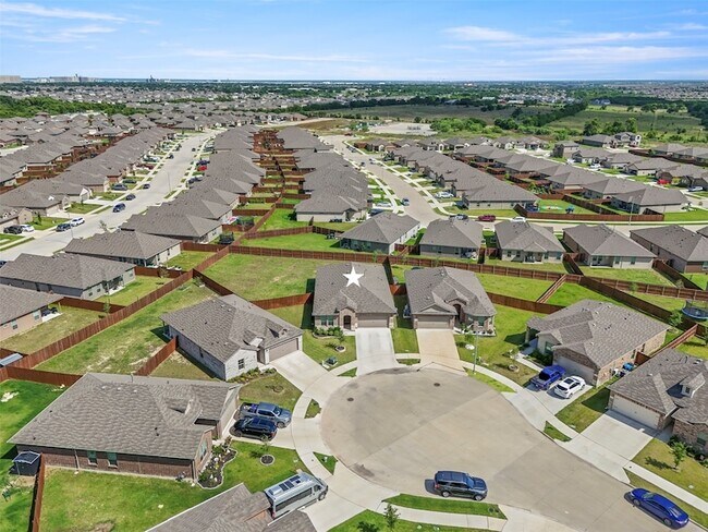 Building Photo - 5405 N Wind Ln