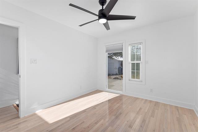 Building Photo - 3622 S Versailles Ave