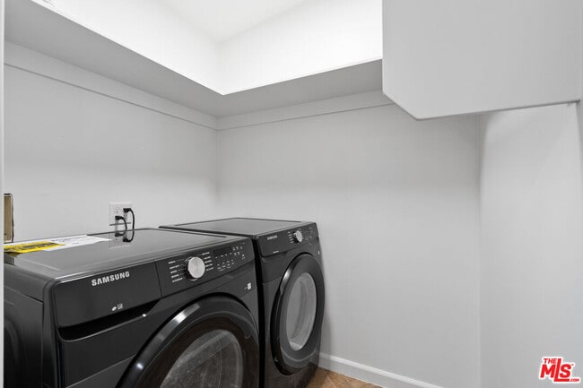 Building Photo - 20850 Chase St