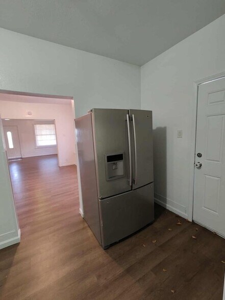 Building Photo - 2605 Birmingham Ave