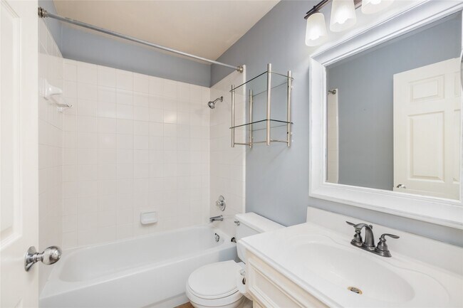 Building Photo - 1131 W 24th St