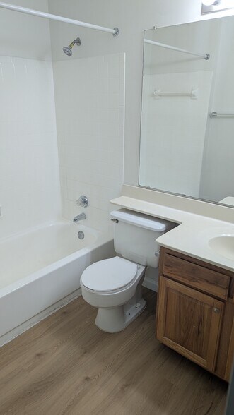 Master Bathroom - 9901 Boysenberry Way