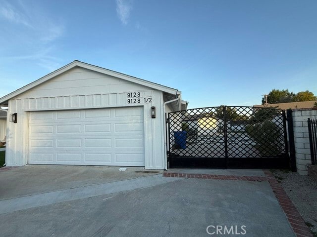 Building Photo - 9128 Balcom Ave