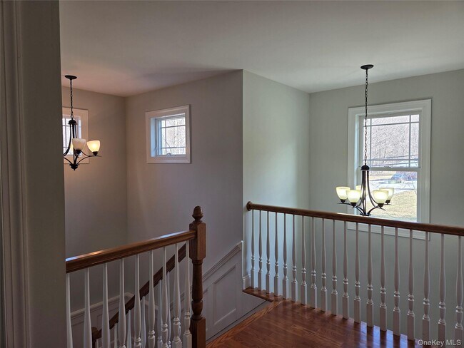 Building Photo - 2 Long Hill Rd