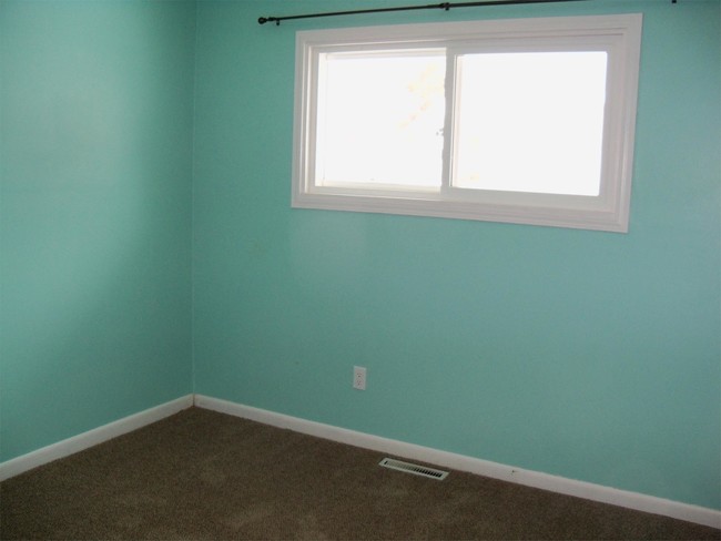 Building Photo - 711 Starlight Dr