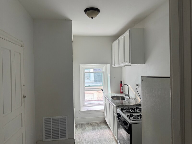 Building Photo - 5107 Wayne Ave