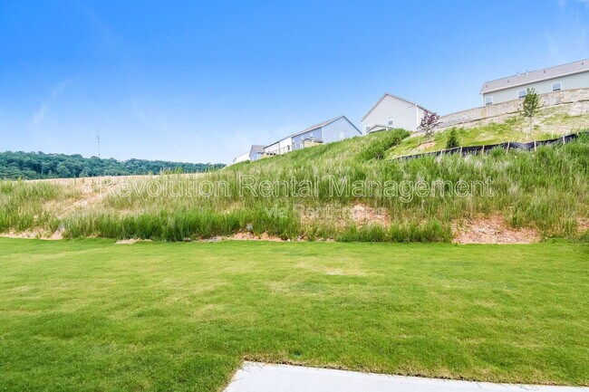 Building Photo - 140 Hadley Wy