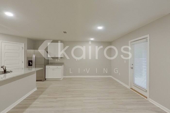 Building Photo - 4698 Malay Cir