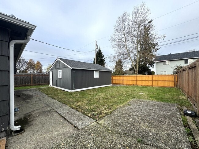 Building Photo - Charming Tacoma Home with Fireplace & Detached Shop