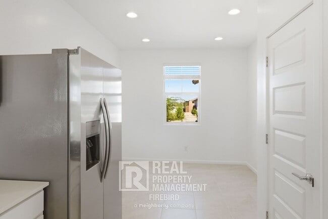 Building Photo - 17333 W Smoketree Dr