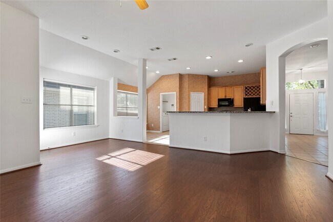 Building Photo - 3135 Stratford Bend Dr