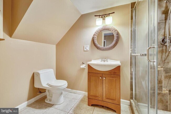 Building Photo - 15840 Buena Vista Dr