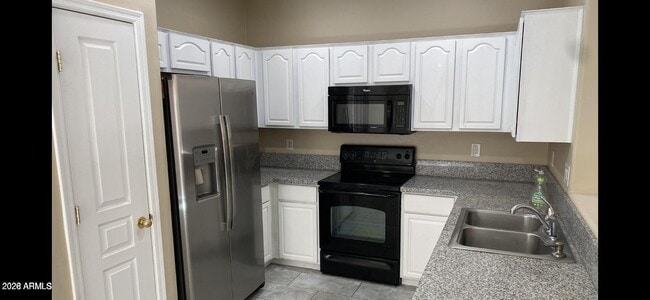 Building Photo - 3775 E Santa Fe Ln