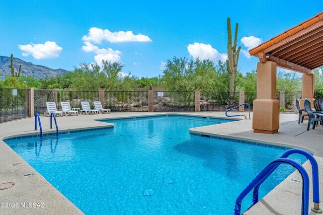 Building Photo - 6486 N Sun Bluff Dr
