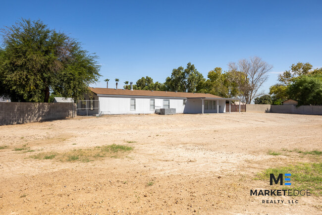 Building Photo - 5Bed/3Bath Home in Buckeye, AZ! Ready for ...