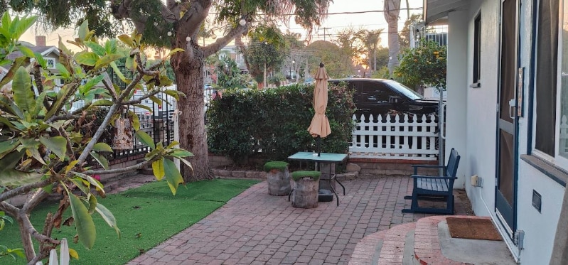 Building Photo - 536 W 39th St