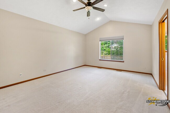 Building Photo - 260 Shipland Dr