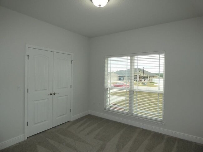 Building Photo - 5643 Lafayette Ct