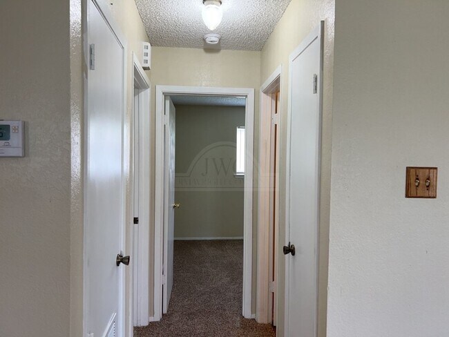 Building Photo - 1516 Jefferis Ave