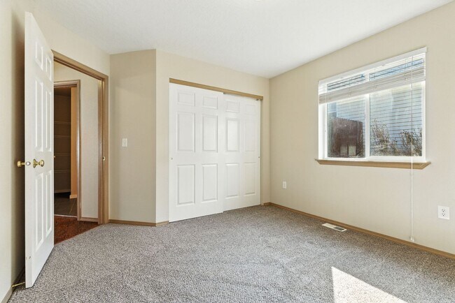 Building Photo - Charming 3 Bedroom Spokane Valley Home – Available Now!