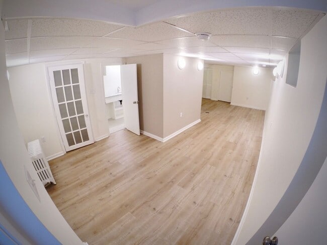 Building Photo - 5444 Claybourne St