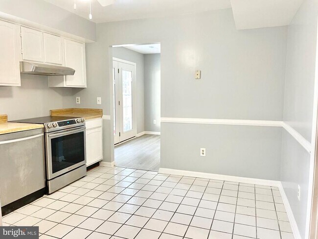 Building Photo - 1306 Mistyvale St