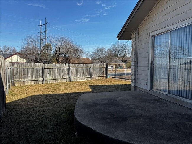 Building Photo - 5916 Cherry Loop