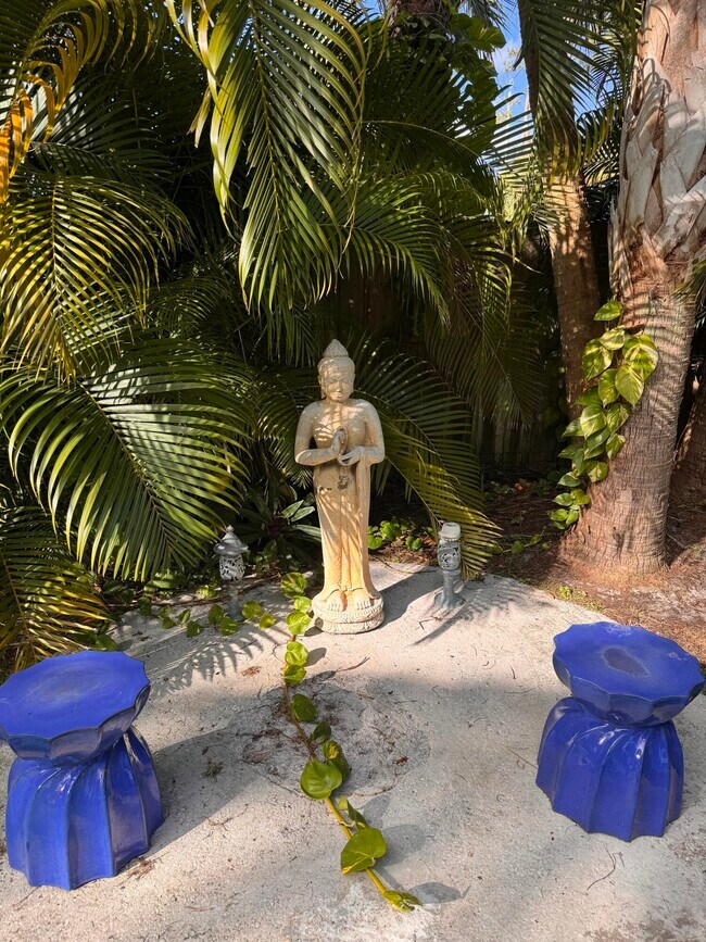 Building Photo - 1256 Palmetto Rd