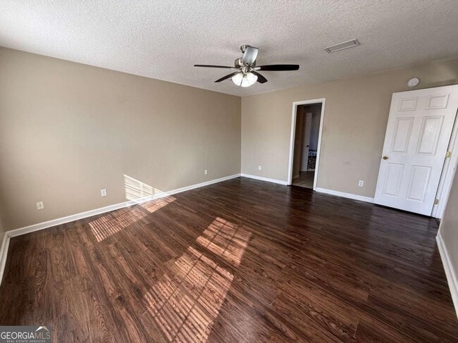 Building Photo - 107 Cypress Bend