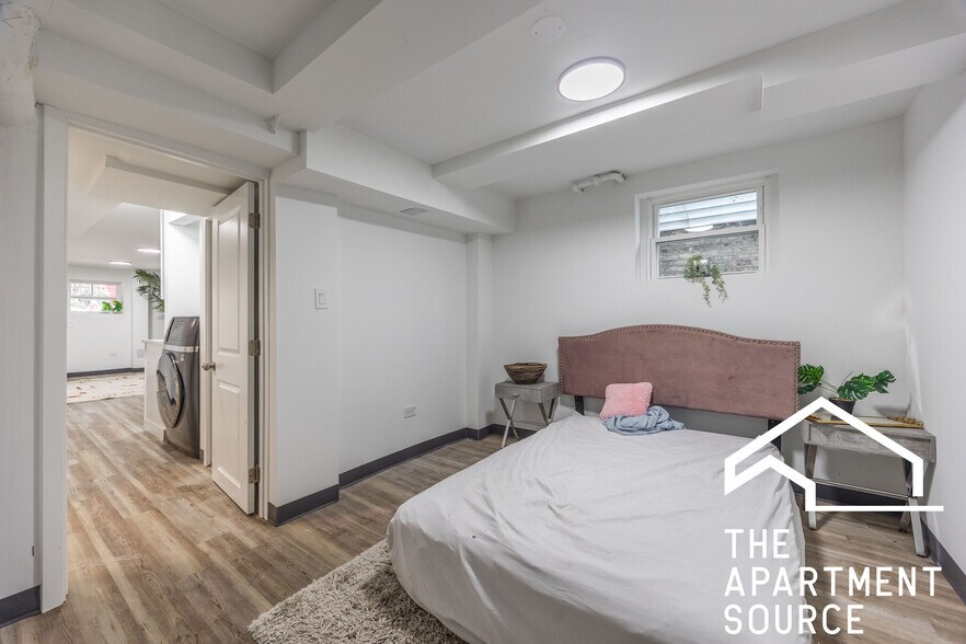 Building Photo - 1634 N Whipple St